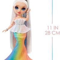 RAINBOW HIGH -  Fantastic Fashion - Amaya Raine Fashion Doll with 2 complete doll outfits