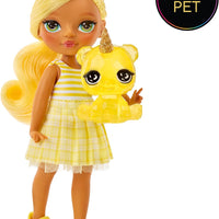 RAINBOW HIGH Littles - Daisy Madison - Small, Movable Fashion Doll - Yellow 14 cm Large Doll with Handbag and Magic Bear