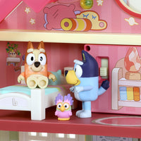 BLUEY - Ultimate Lights and Sounds Playhouse House with two posable figures and accessories
