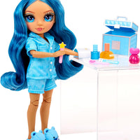 RAINBOW HIGH - Jr High PJ PARTY - SKYLER (Blue) 9" posable doll with soft onesie, slippers, play accessories