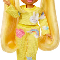 RAINBOW HIGH - Jr High PJ PARTY - SUNNY (Yellow) 9" posable doll with soft onesie, slippers, play accessories