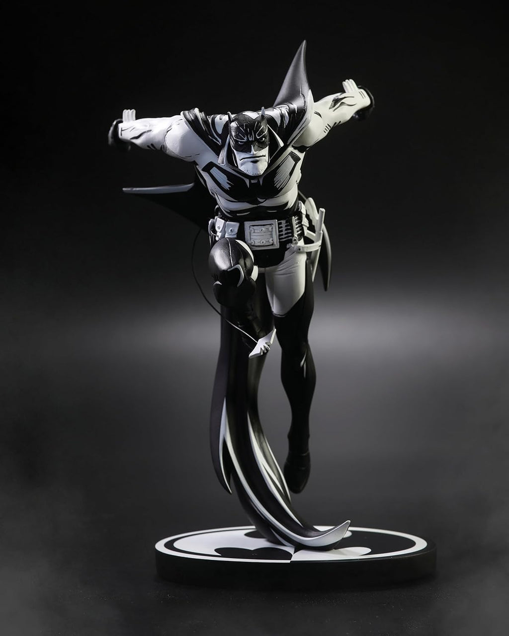 Mcfarlen Toys - DC Direct Batman White Knight by Sean Murphy (Batman Black & White) Sketch Edition Variant Resin Statue - on clearance