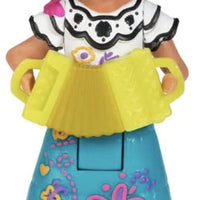 Disney - ENCANTO - Ultimate Madrigal Family Set - Includes 10 articulated small dolls with acessories - on clearance.