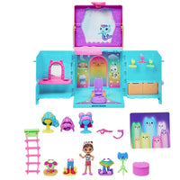 Gabby's Dollhouse -  Dress-Up Closet Portable Playset with a Gabby Doll, Surprise Toys and Photo Shoot Accessories