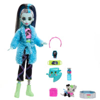 Monster High - Creepover Party - Frankie Stein Doll with Pet Dog Watzie