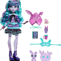 Monster High - Creepover Party - Twyla Doll with Pet bunny Dustin